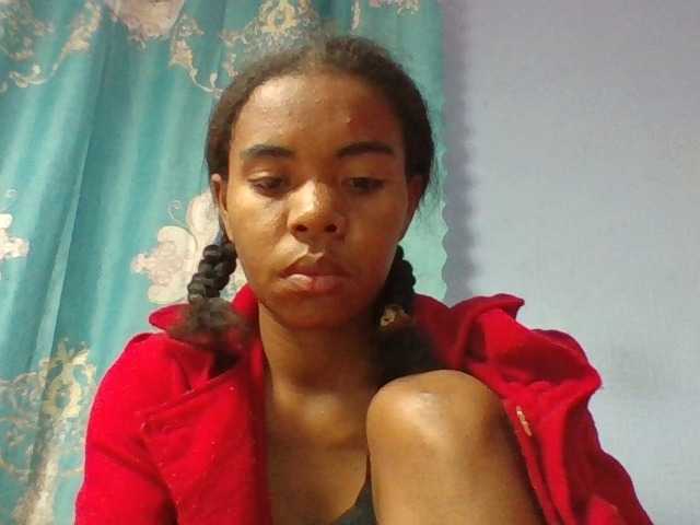 Emelie1a live cam on BongaCams