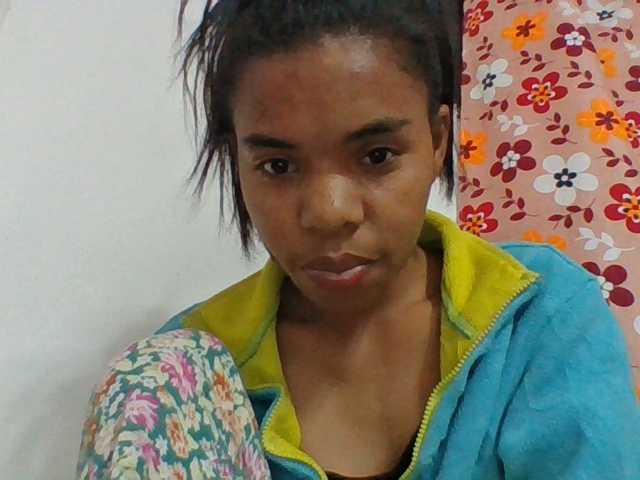 Emelie1a live cam on BongaCams