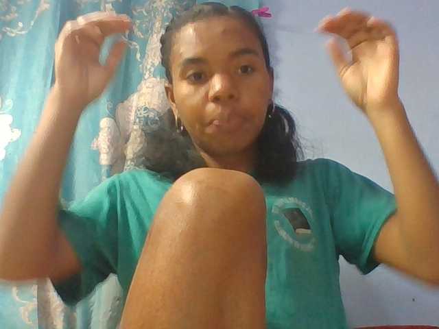Emelie1a live cam on BongaCams