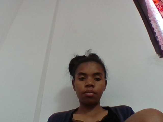 Emelie1a live cam preview