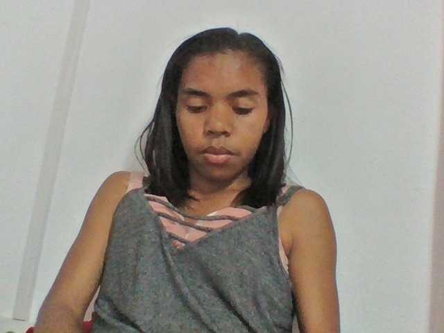 Emelie1a live cam on BongaCams