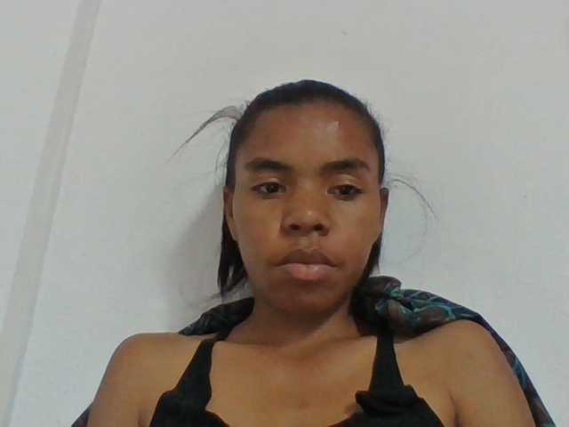Emelie1a live cam on BongaCams
