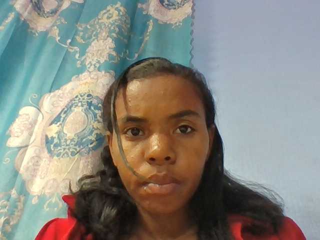 Emelie1a live cam on BongaCams