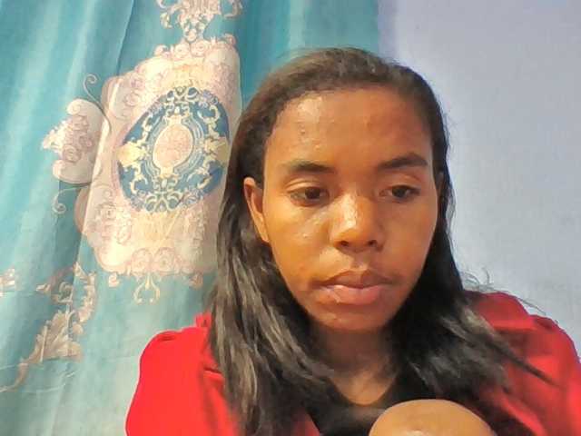 Emelie1a live cam on BongaCams