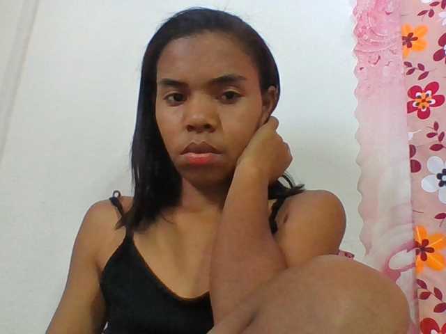 Emelie1a live cam on BongaCams
