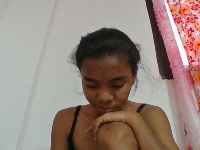 Emelie1a live cam on BongaCams