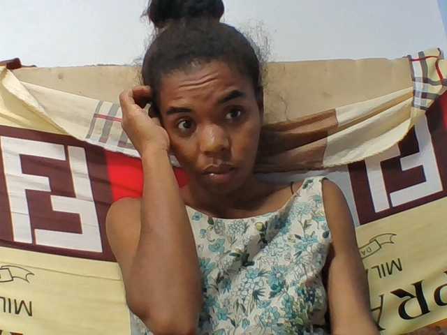 Emelie1a live cam on BongaCams
