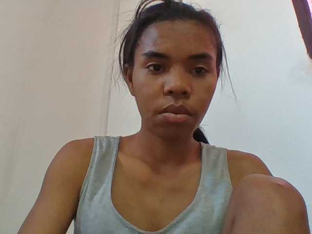 Emelie1a live cam on BongaCams