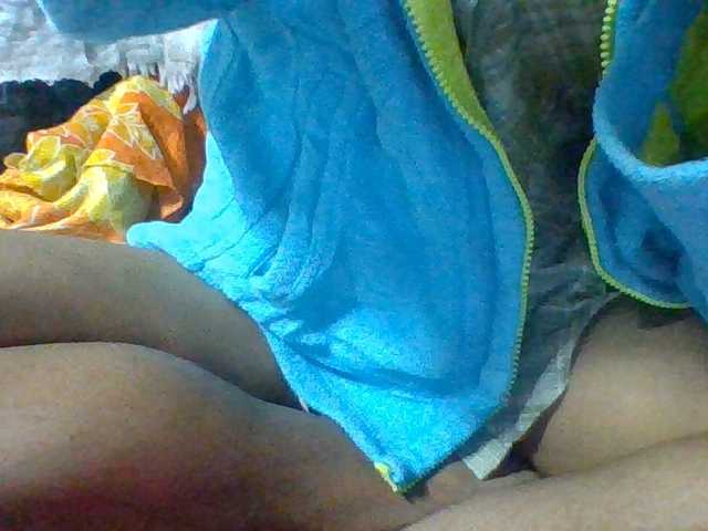 Emelie1a live cam on BongaCams