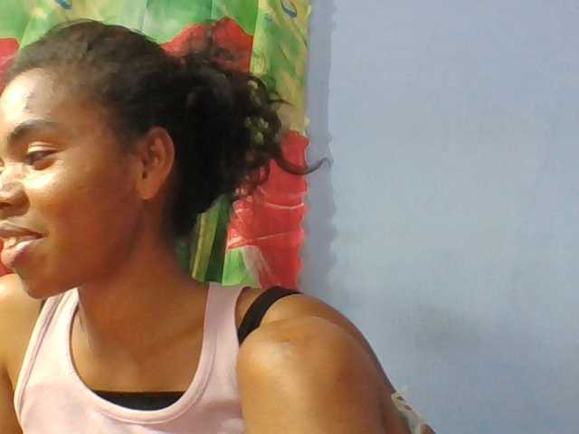 Emelie1a live cam on BongaCams