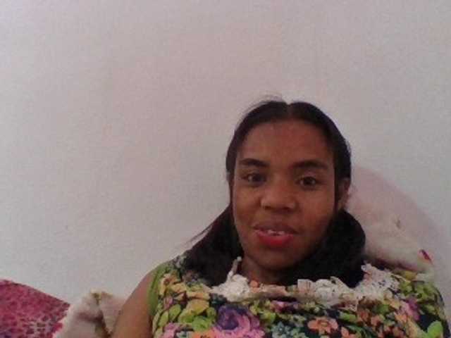 Emelie1a live cam on BongaCams