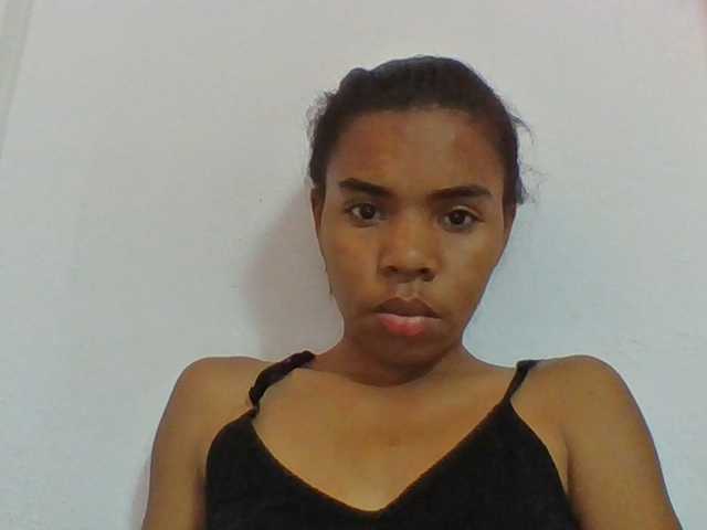 Emelie1a live cam on BongaCams