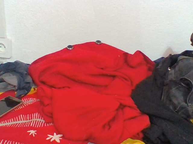 Emelie1a live cam on BongaCams