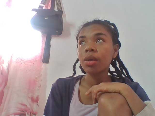 Emelie1a live cam on BongaCams