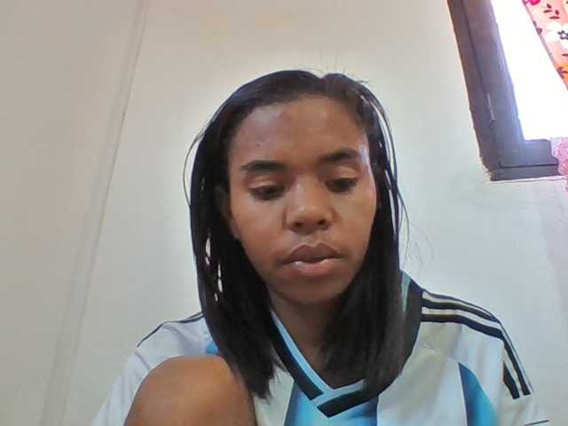 Emelie1a live cam on BongaCams