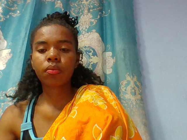 Emelie1a live cam on BongaCams