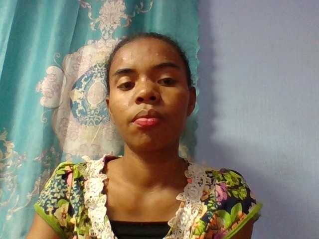 Emelie1a live cam on BongaCams