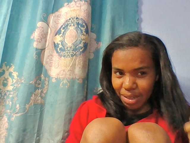 Emelie1a live cam on BongaCams