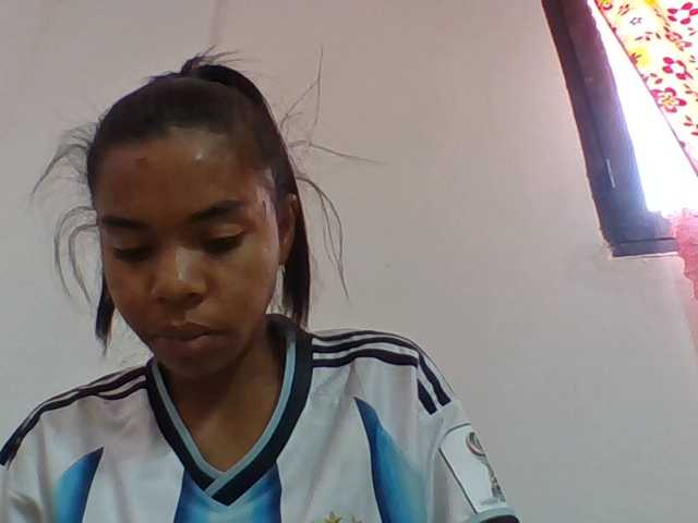 Emelie1a live cam on BongaCams