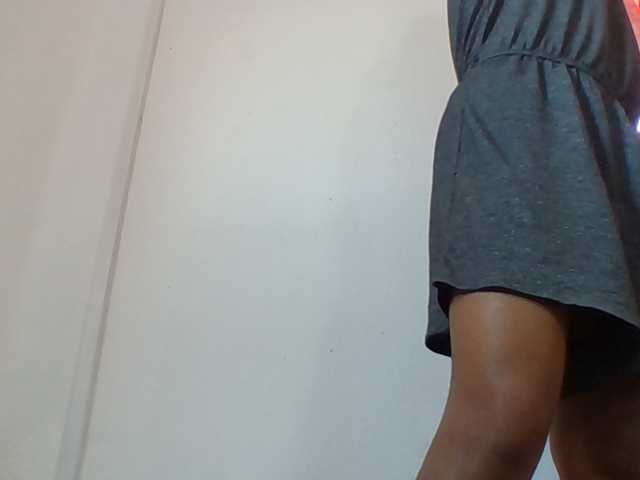 Emelie1a live cam on BongaCams