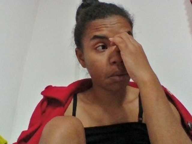 Emelie1a live cam on BongaCams