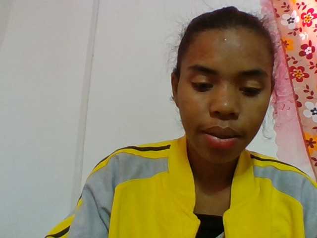 Emelie1a live cam on BongaCams