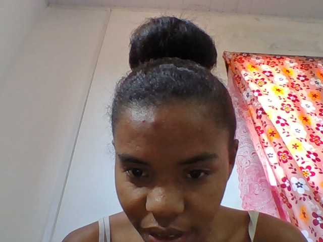 Emelie1a, live now on BongaCams