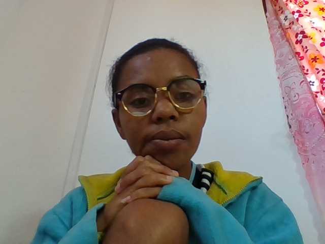 Emelie1a live cam on BongaCams