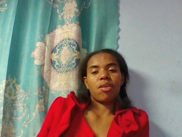 Emelie1a live cam on BongaCams