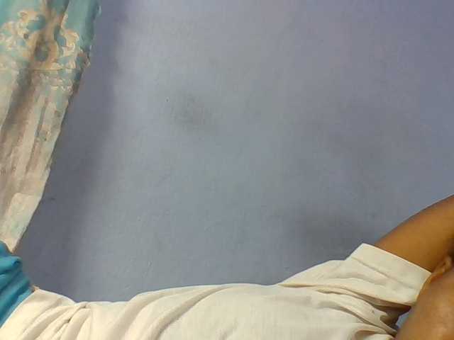 Emelie1a live cam on BongaCams