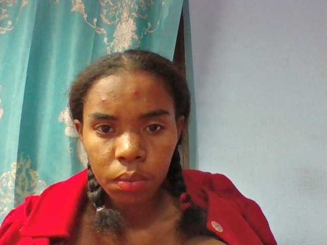 Emelie1a live cam on BongaCams