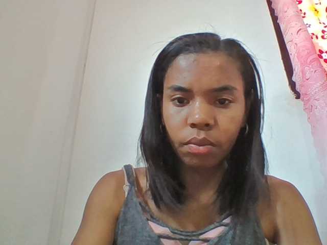 Emelie1a live cam on BongaCams