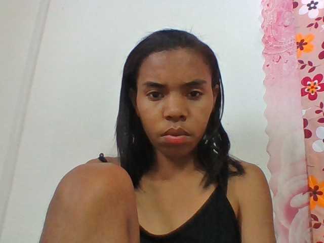 Emelie1a live cam on BongaCams