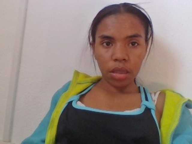 Emelie1a live cam preview