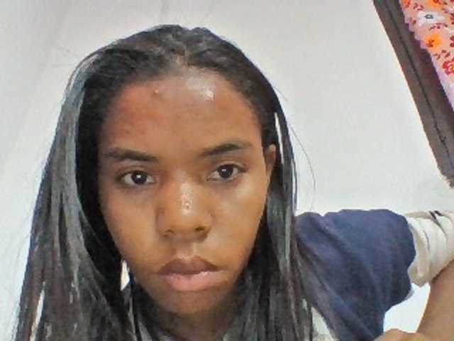 Emelie1a live cam on BongaCams
