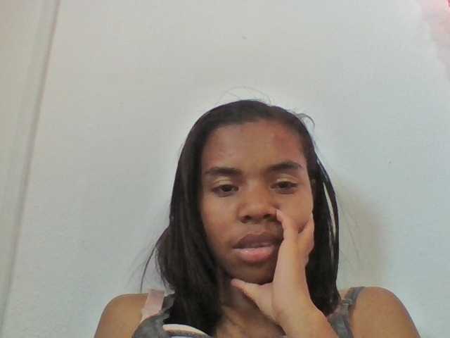Emelie1a live cam on BongaCams