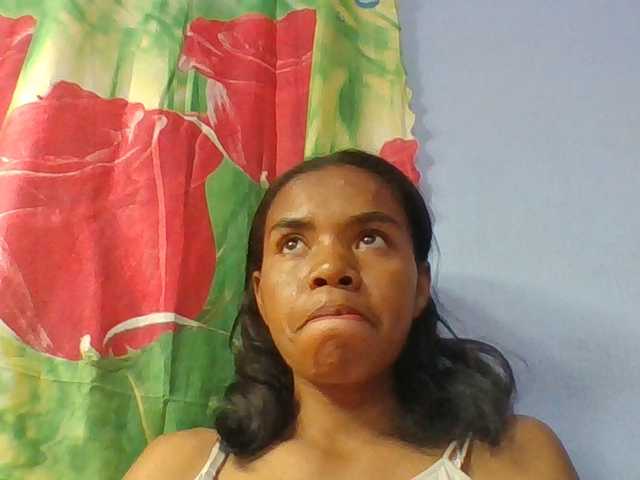 Emelie1a live cam on BongaCams