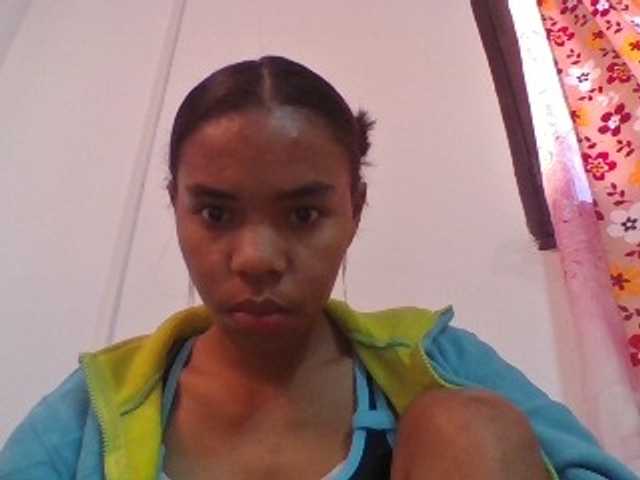 Emelie1a live cam on BongaCams