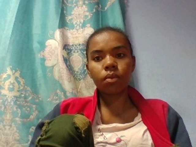 Emelie1a live cam on BongaCams