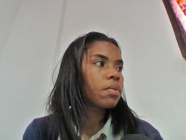 Emelie1a live cam on BongaCams