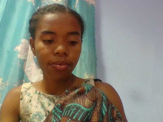 Emelie1a live cam on BongaCams