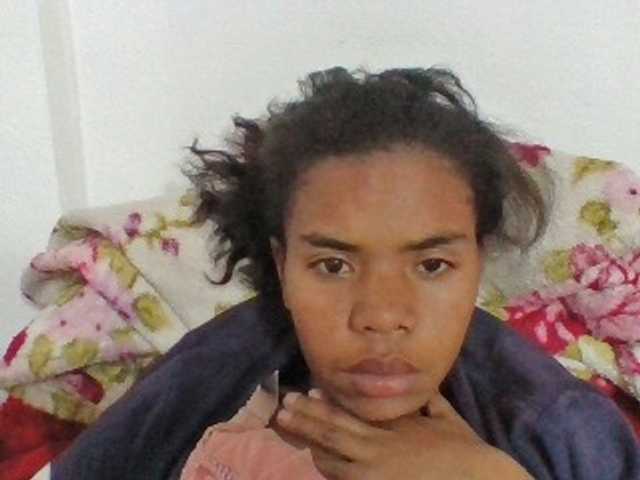 Emelie1a live cam on BongaCams