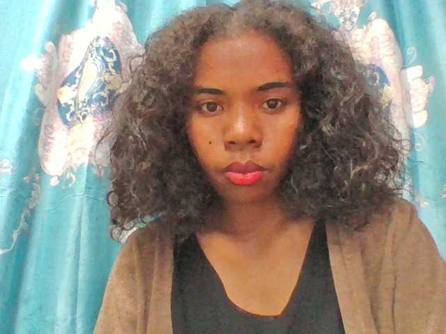 Emelie1a live cam on BongaCams