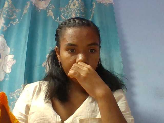 Emelie1a live cam on BongaCams