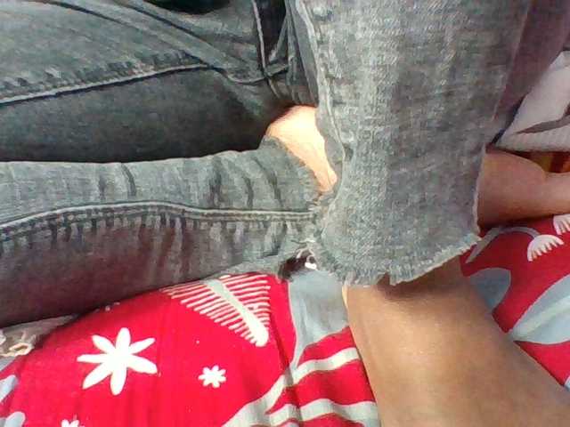 Emelie1a live cam on BongaCams