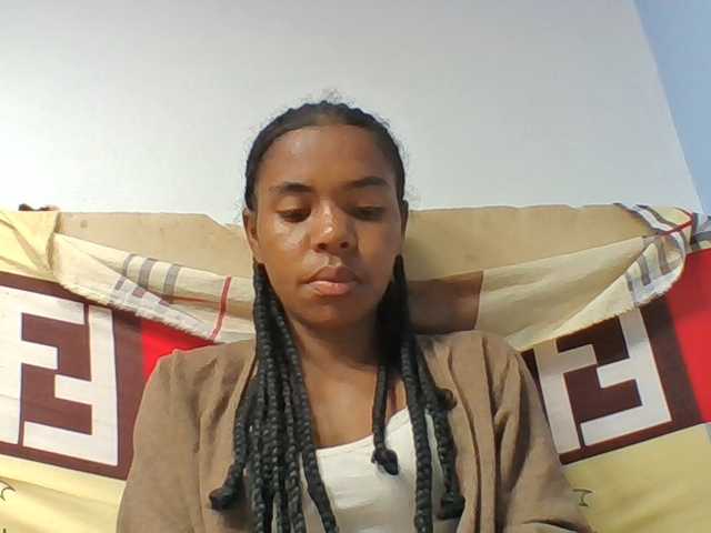 Emelie1a live cam on BongaCams
