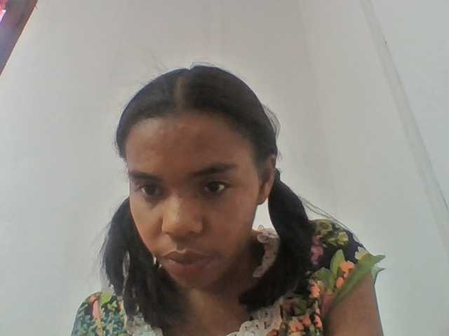 Emelie1a live cam on BongaCams