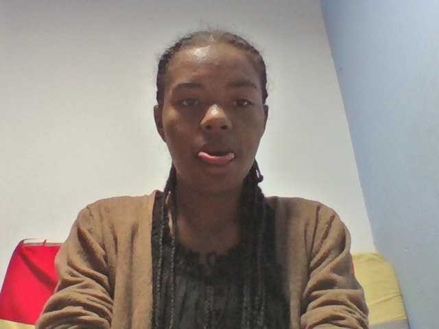 Emelie1a live cam on BongaCams
