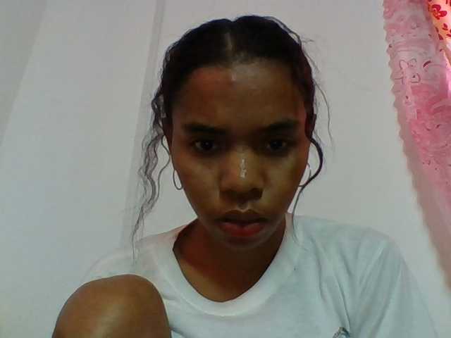 Emelie1a live cam on BongaCams