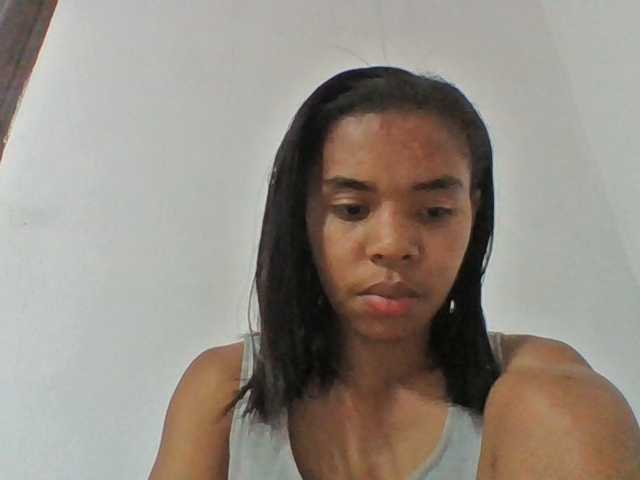 Emelie1a live cam on BongaCams